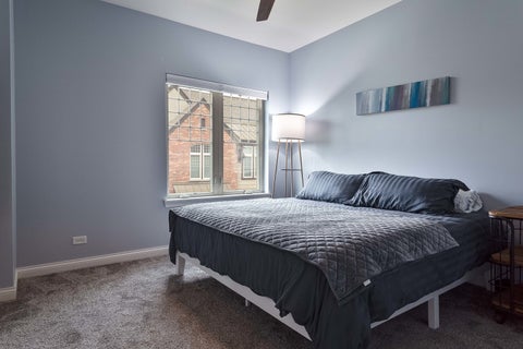 Tiny photo for 624 Parkside Court, Libertyville, IL 60048 (MLS # 12652664)