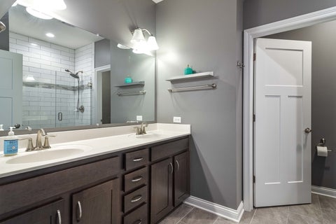 Tiny photo for 624 Parkside Court, Libertyville, IL 60048 (MLS # 12652664)