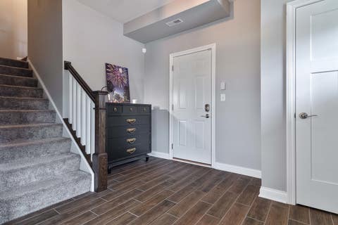 Tiny photo for 624 Parkside Court, Libertyville, IL 60048 (MLS # 12652664)