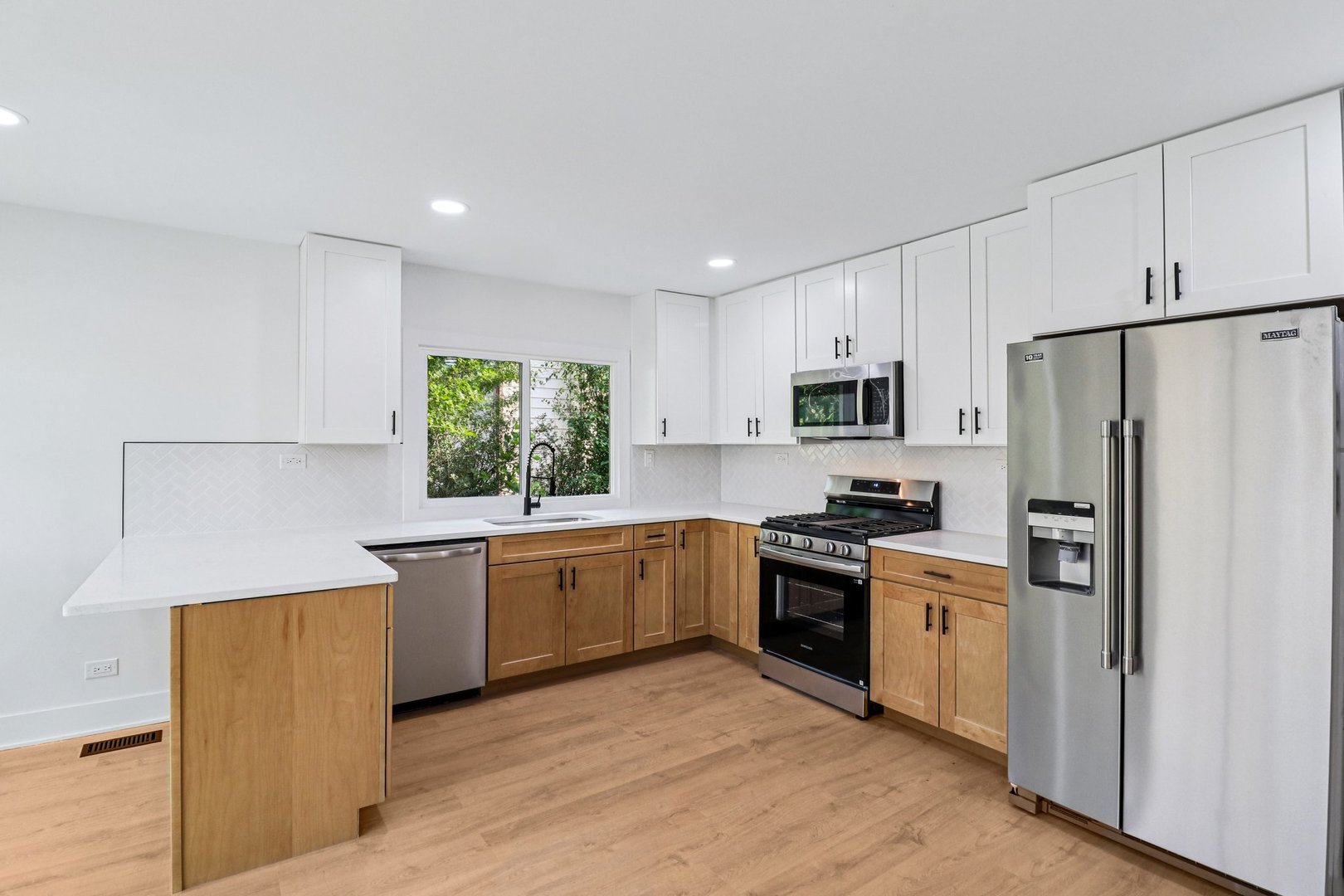 5216 Arlington Circle