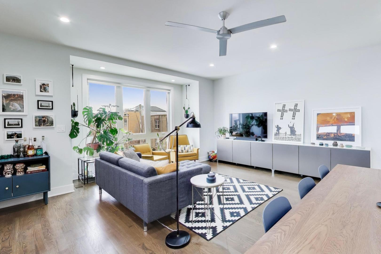 1819 N Saint Louis Avenue 2RN