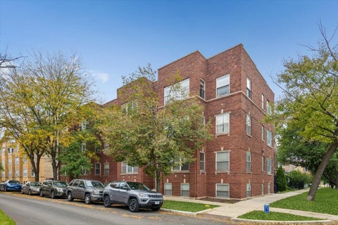 Tiny photo for 3110 W Belle Plaine Avenue #1, Chicago, IL 60618 (MLS # 12782478)