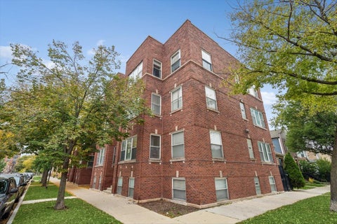 Photo of 3110 W Belle Plaine Avenue #1, Chicago, IL 60618 (MLS # 12782478)