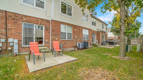 Tiny photo for 1706 Buckingham Drive, Des Plaines, IL 60018 (MLS # 12505118)