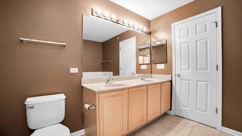 Tiny photo for 1706 Buckingham Drive, Des Plaines, IL 60018 (MLS # 12505118)