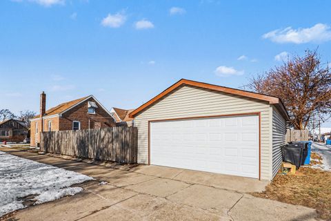Tiny photo for 11057 S Avenue B, Chicago, IL 60617 (MLS # 12534595)