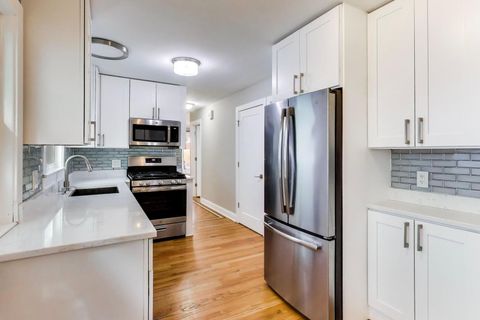 Tiny photo for 5061 N Kimberly Avenue, Chicago, IL 60630 (MLS # 12577053)