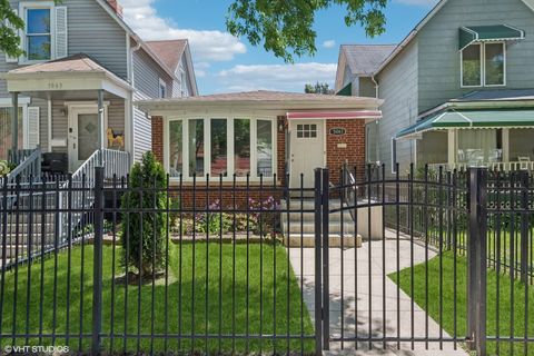 Tiny photo for 5061 N Kimberly Avenue, Chicago, IL 60630 (MLS # 12577053)