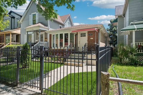 Photo of 5061 N Kimberly Avenue, Chicago, IL 60630 (MLS # 12577053)