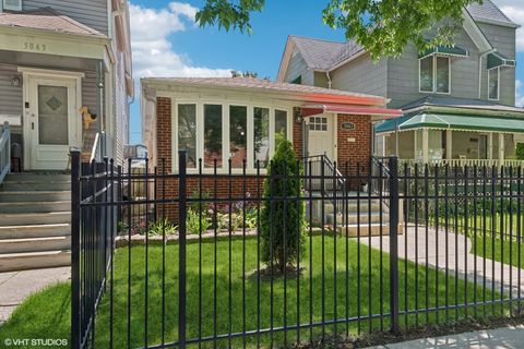 Tiny photo for 5061 N Kimberly Avenue, Chicago, IL 60630 (MLS # 12577053)