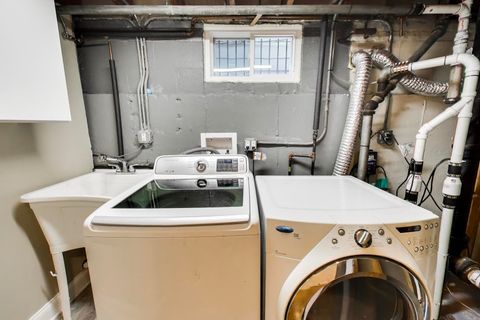 Tiny photo for 5061 N Kimberly Avenue, Chicago, IL 60630 (MLS # 12577053)