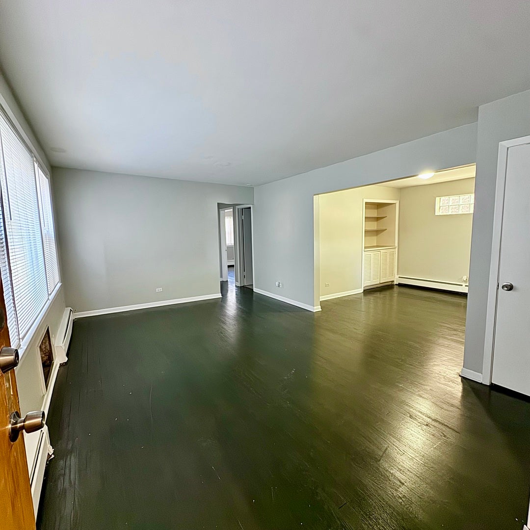 6235 N mozart Street 4