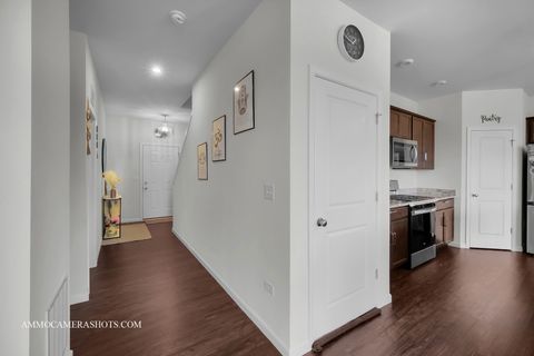 Tiny photo for 1398 Kessler Drive, Mundelein, IL 60060 (MLS # 12632740)