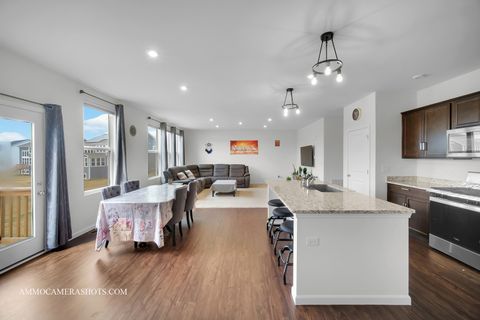 Tiny photo for 1398 Kessler Drive, Mundelein, IL 60060 (MLS # 12632740)