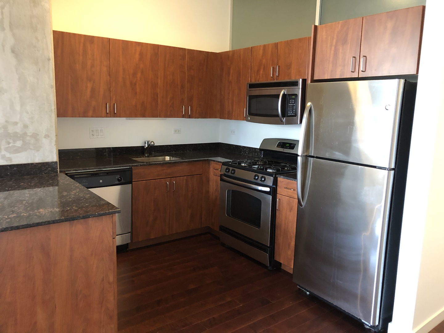 235 W Van Buren Street 3722