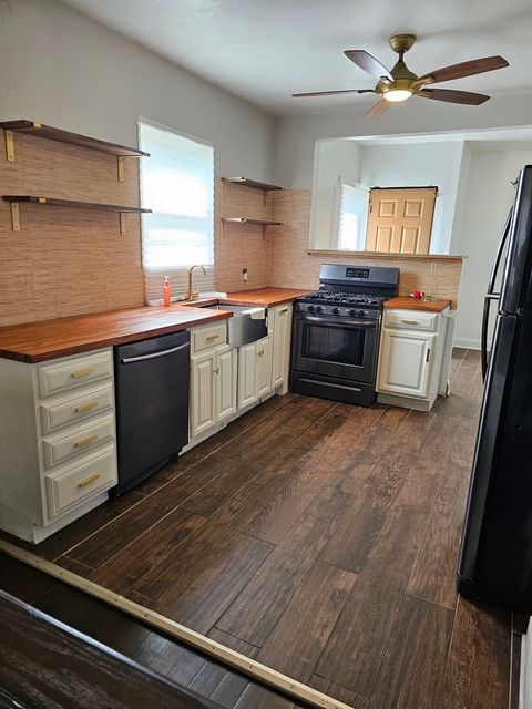 Tiny photo for 15354 5th Avenue, Phoenix, IL 60426 (MLS # 12507950)