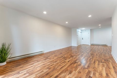 Tiny photo for 802 E OLD WILLOW Road #114, Prospect Heights, IL 60070 (MLS # 12543274)