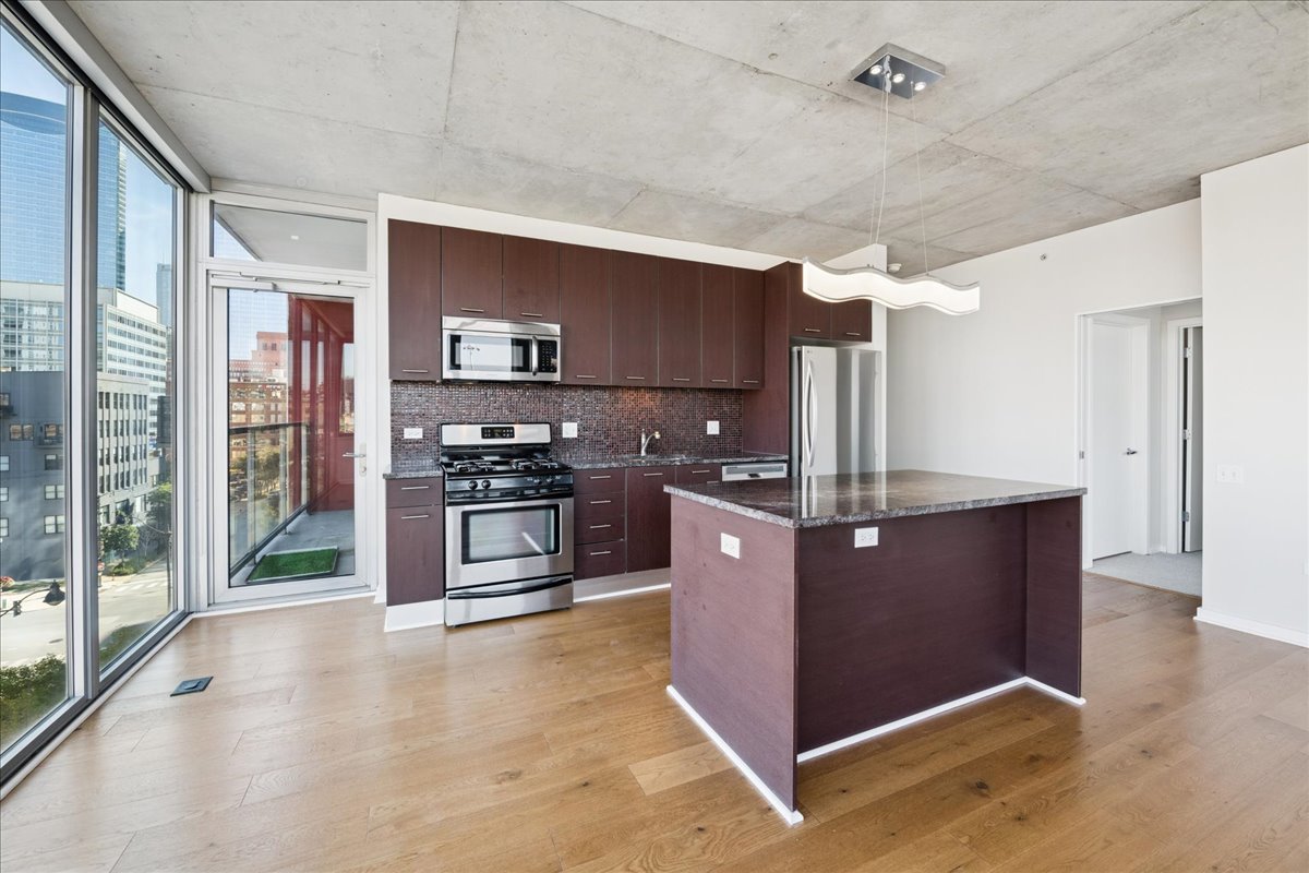 659 W Randolph Street 609