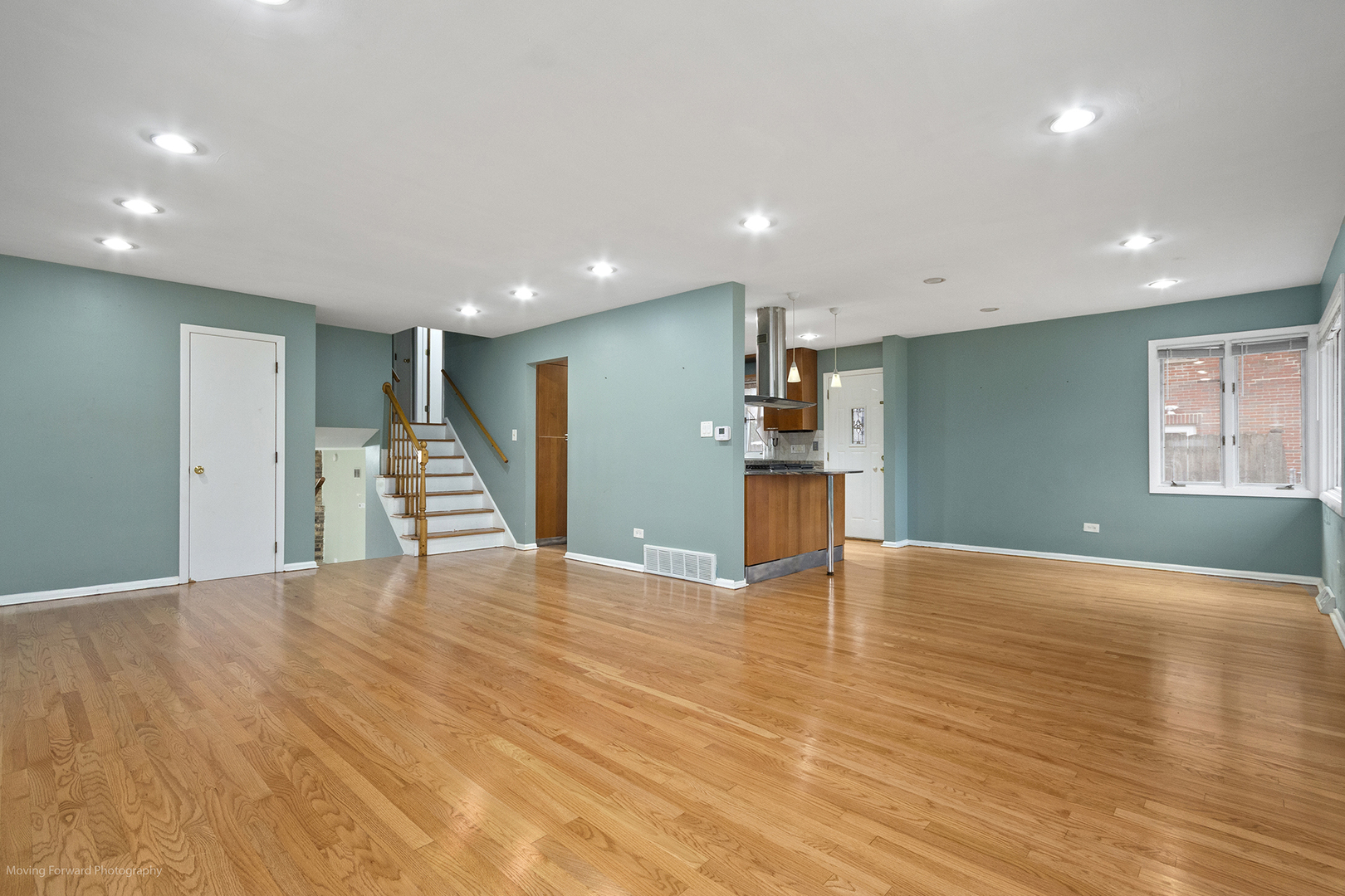 Niles, Illinois 60714, United States, 3 Bedrooms Bedrooms, ,2 BathroomsBathrooms,Residential,Active,249430