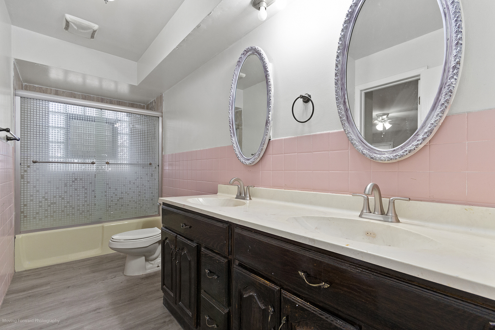 Niles, Illinois 60714, United States, 3 Bedrooms Bedrooms, ,2 BathroomsBathrooms,Residential,Active,249430