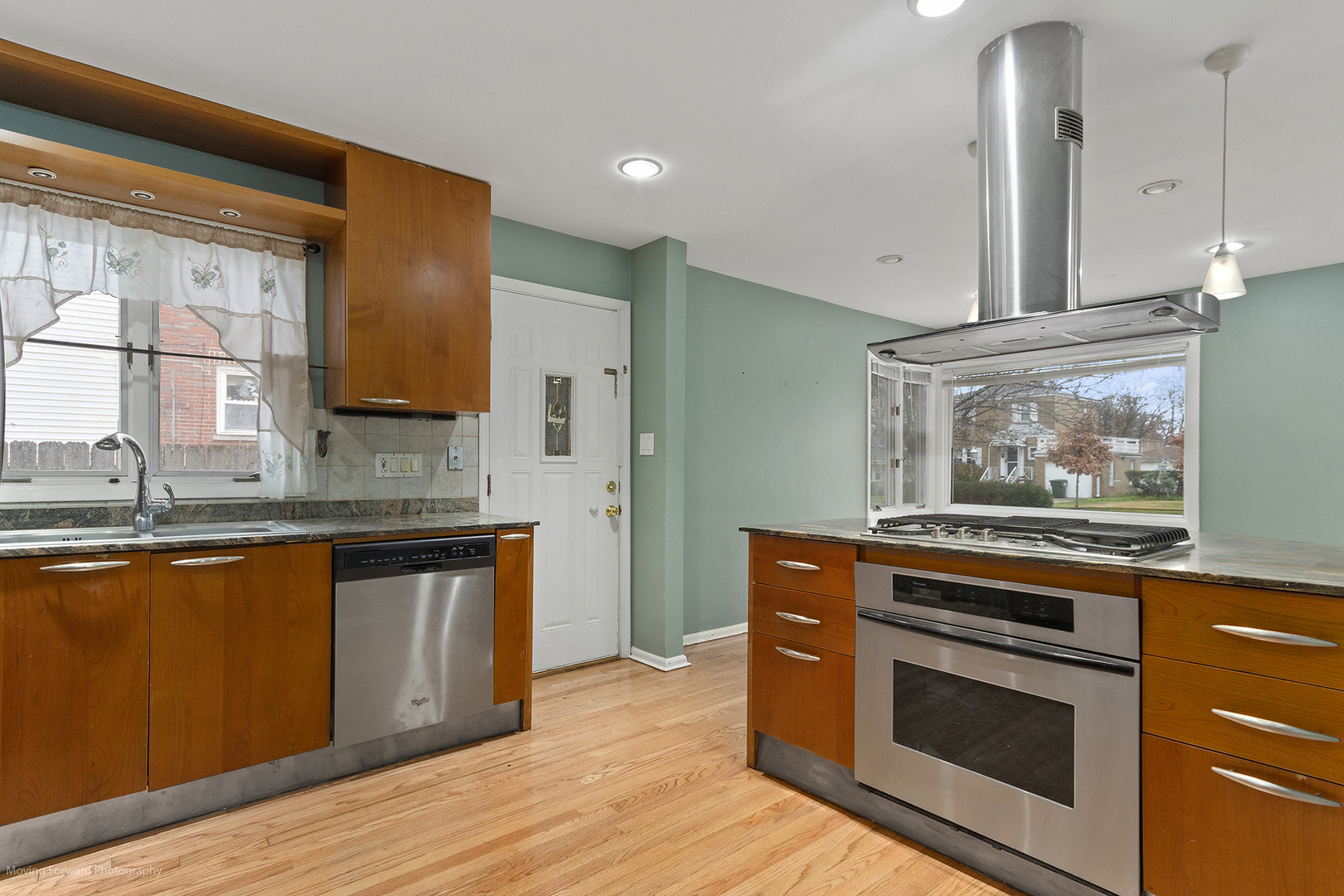 Niles, Illinois 60714, United States, 3 Bedrooms Bedrooms, ,2 BathroomsBathrooms,Residential,Active,249430