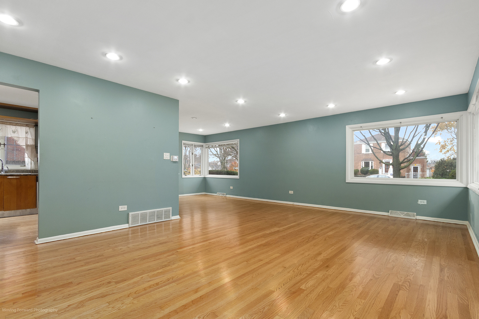 Niles, Illinois 60714, United States, 3 Bedrooms Bedrooms, ,2 BathroomsBathrooms,Residential,Active,249430