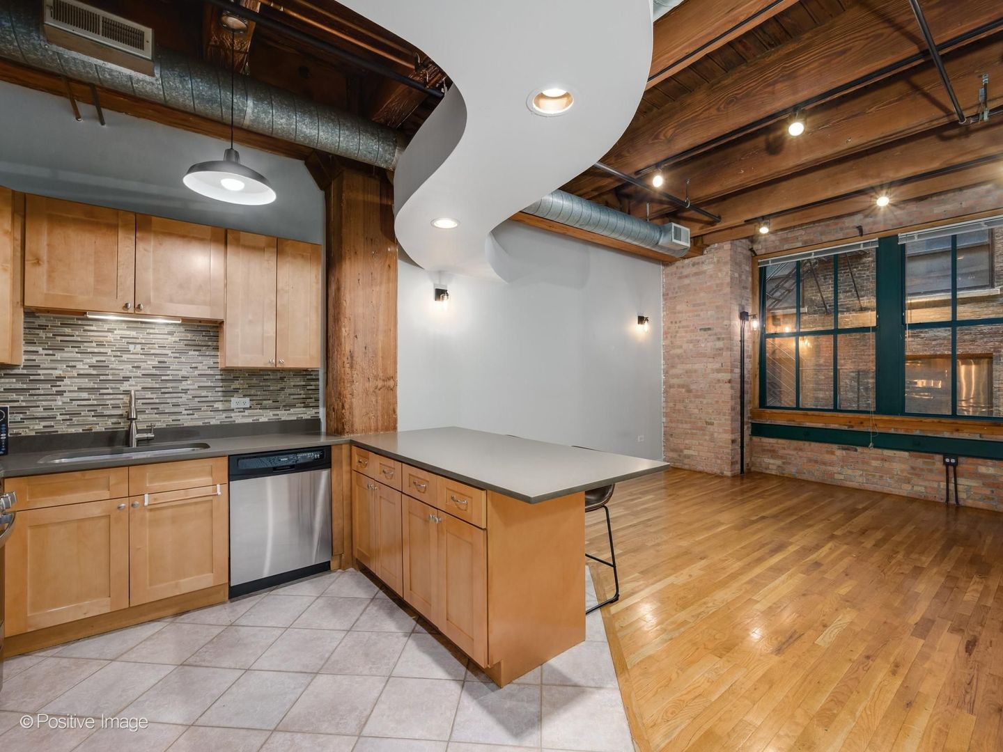 732 S Financial Place 411