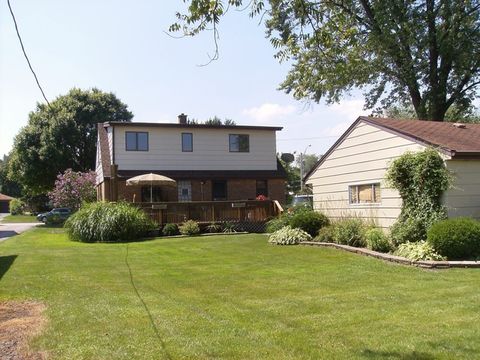 A home in BRIDGEVIEW