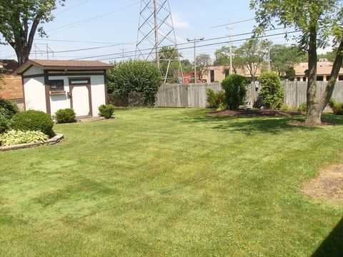 A home in BRIDGEVIEW