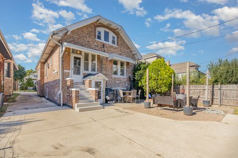 Tiny photo for 2343 Gunderson Avenue, Berwyn, IL 60402 (MLS # 12488402)