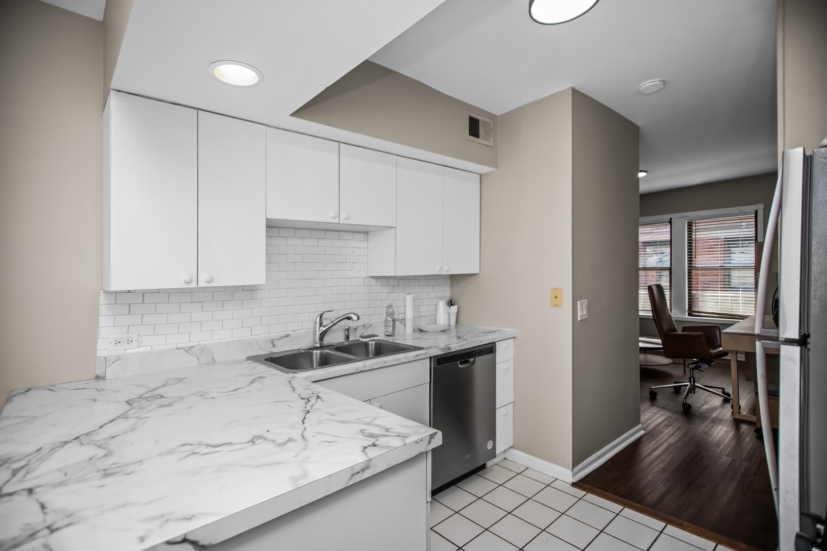 4523.5 S Drexel Boulevard 3W