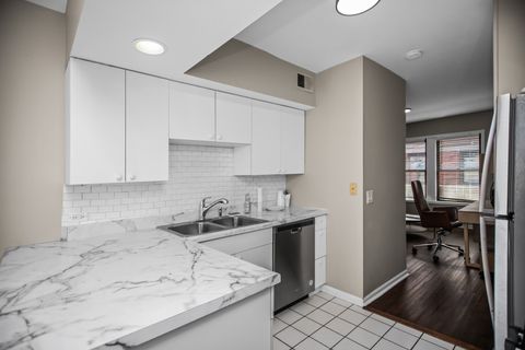 Tiny photo for 4523.5 S Drexel Boulevard #3W, Chicago, IL 60653 (MLS # 12430436)