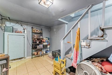 Tiny photo for 6933 S Michigan Avenue, Chicago, IL 60637 (MLS # 12519113)