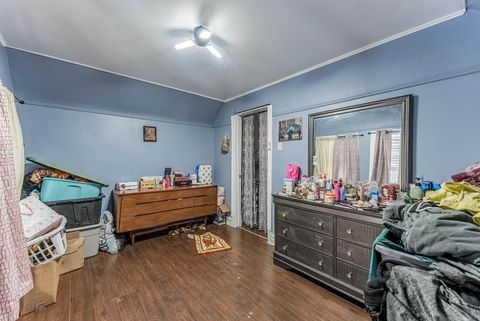 Tiny photo for 6933 S Michigan Avenue, Chicago, IL 60637 (MLS # 12519113)