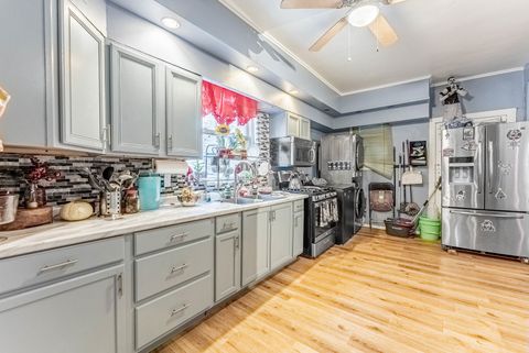 Tiny photo for 6933 S Michigan Avenue, Chicago, IL 60637 (MLS # 12519113)