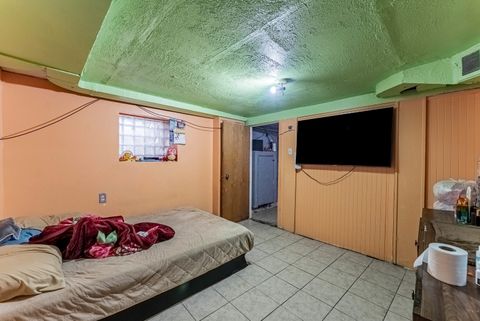 Tiny photo for 6933 S Michigan Avenue, Chicago, IL 60637 (MLS # 12519113)