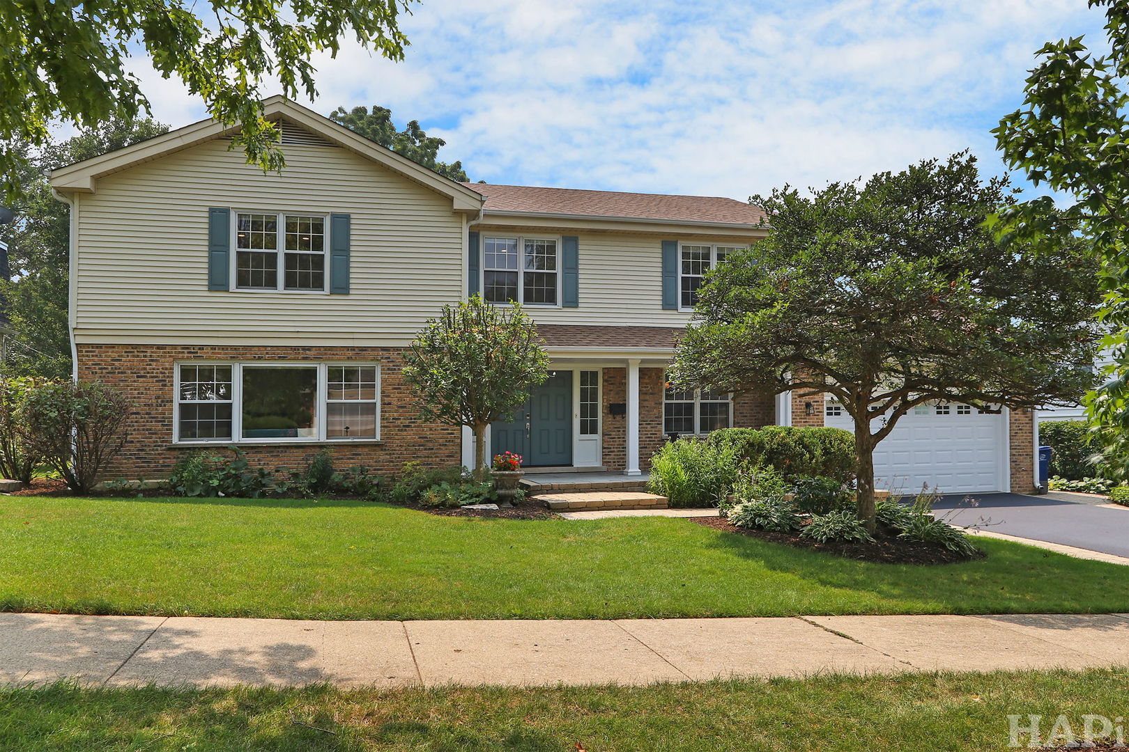 1423 Woodhill Drive