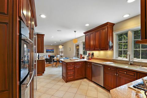 Tiny photo for 1423 Woodhill Drive, Northbrook, IL 60062 (MLS # 12419702)