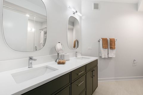 Tiny photo for 1733 S Prairie Avenue, Chicago, IL 60616 (MLS # 12589574)