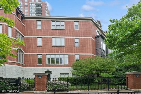 Photo of 1733 S Prairie Avenue, Chicago, IL 60616 (MLS # 12589574)