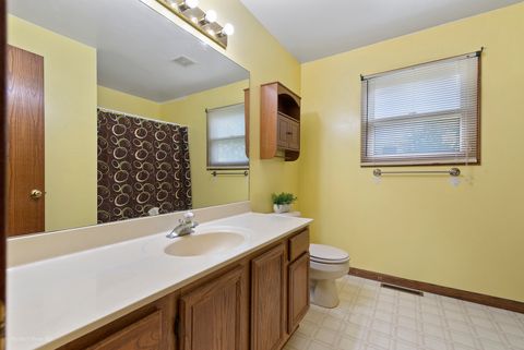 Tiny photo for 1212 Loren Drive, DeKalb, IL 60115 (MLS # 12498922)