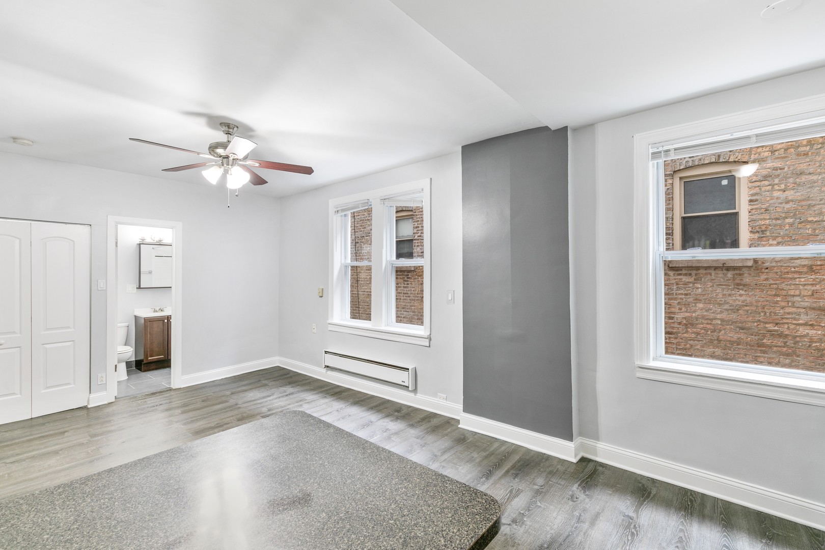 5860 N Kenmore Avenue 407