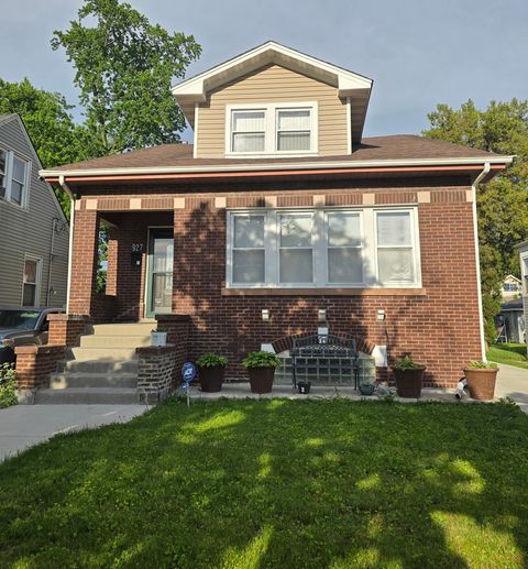 Photo of 927 24th Avenue, Bellwood, IL 60104 (MLS # 12664427)