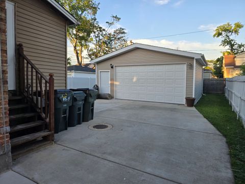 Tiny photo for 927 24th Avenue, Bellwood, IL 60104 (MLS # 12664427)