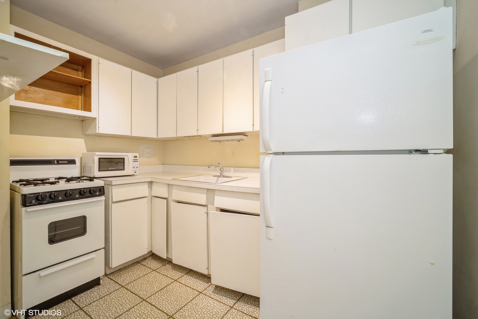 850 N Dewitt Place 8C