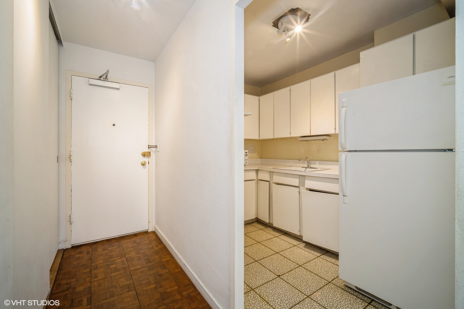 850 N Dewitt Place 8C