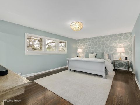 Tiny photo for 702 Courtland Circle, Western Springs, IL 60558 (MLS # 12569332)