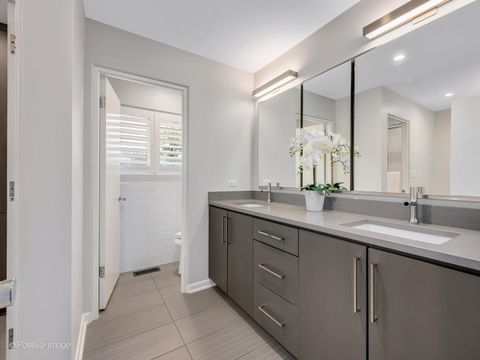 Tiny photo for 702 Courtland Circle, Western Springs, IL 60558 (MLS # 12569332)