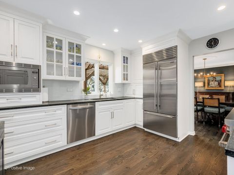 Tiny photo for 702 Courtland Circle, Western Springs, IL 60558 (MLS # 12569332)