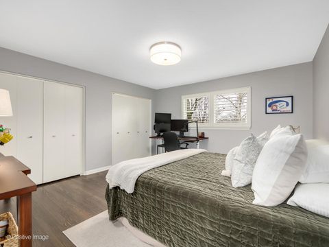 Tiny photo for 702 Courtland Circle, Western Springs, IL 60558 (MLS # 12569332)